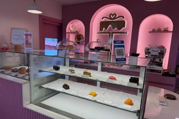 The Twin Bakes - Cafe & Cakery