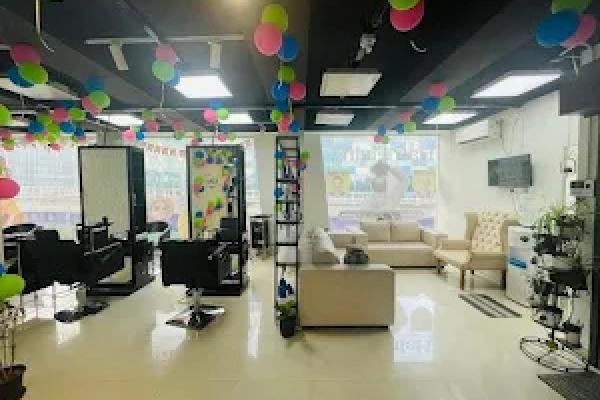 ALUMA SALON X Hair Revive Studio